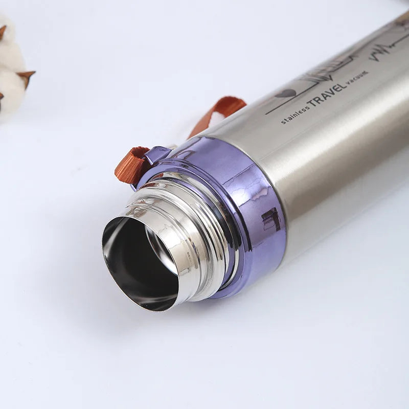 Sports Vacuum Flask 750ML Stainless Steel Water Bottle (random color)